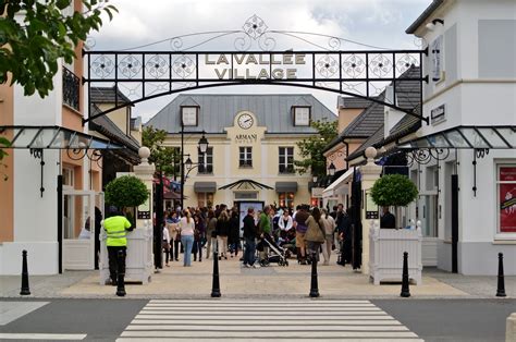 la vallée village boutique